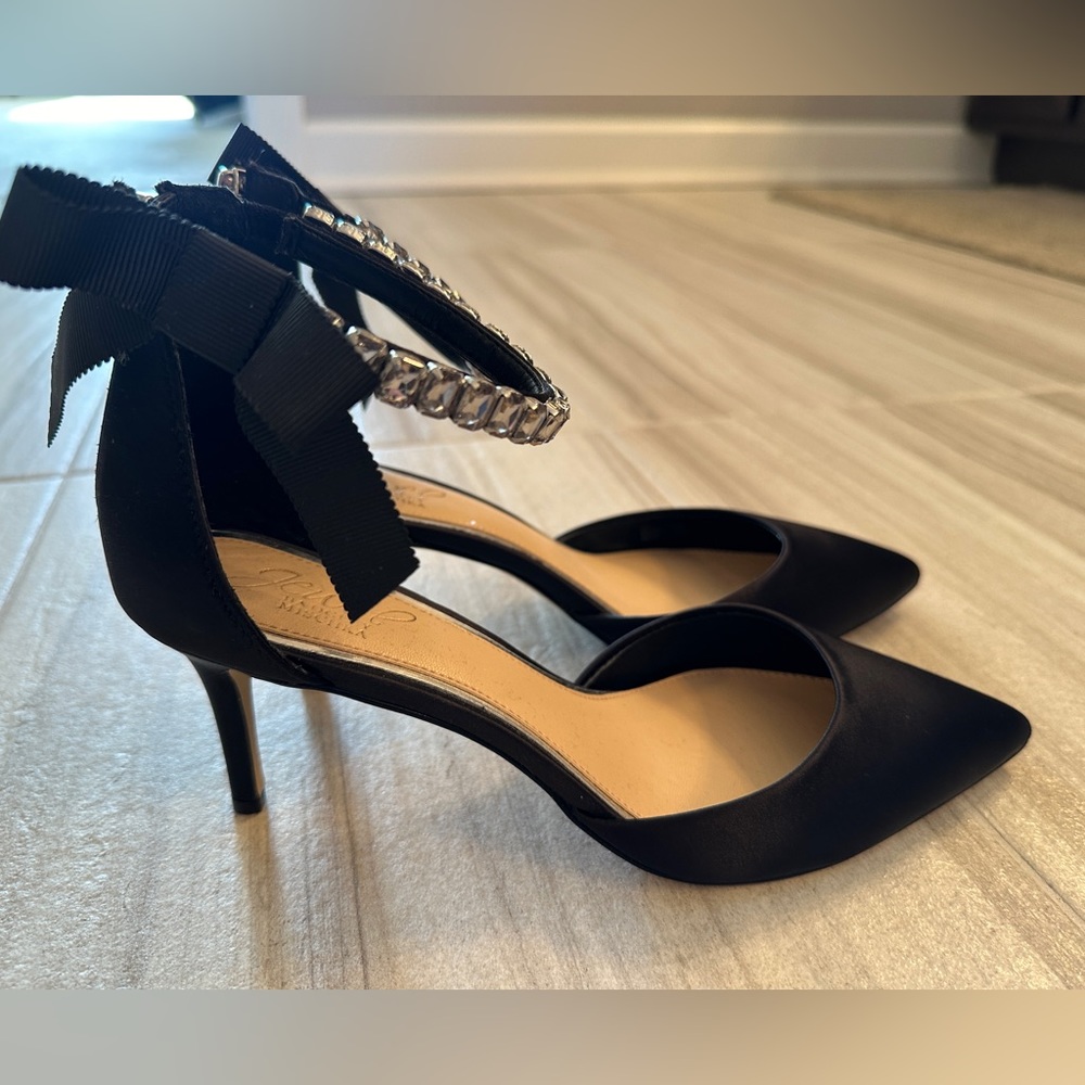 Jewel by Badgley Mischka black, ankle strap dress pump